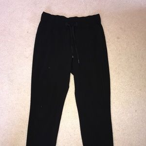LULULEMON BLACK JOGGER PANT SIZE 6